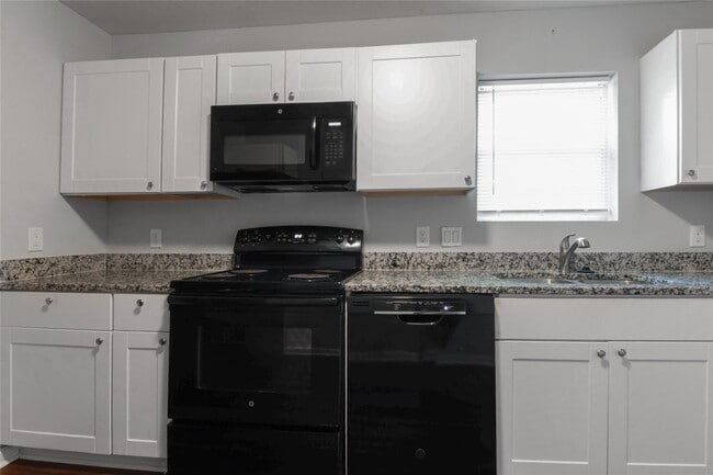 Photo - 3621 Mainer St