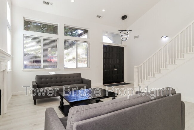 Photo - 1518 Southridge Ct