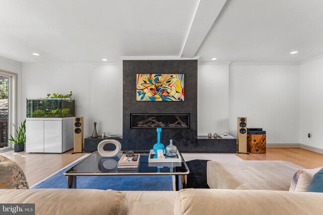 Photo - 2820 Ellicott St NW