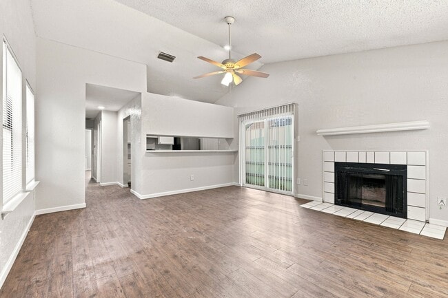 3BR/2.0BA Single Family - Dallas