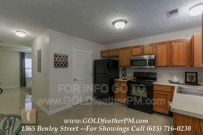 Building Photo - 1351 Benley St Rental