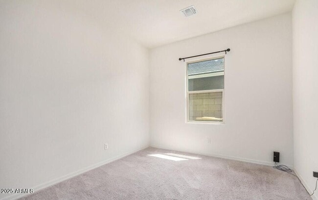 Photo - 19424 W Elm St