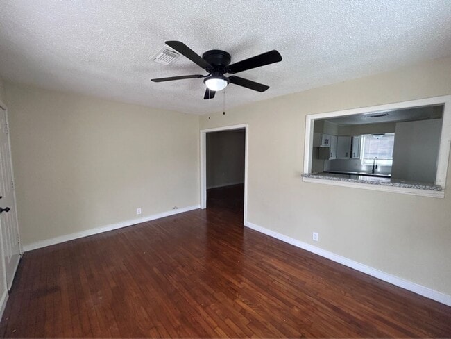 Photo - 7918 Woodlyn Rd