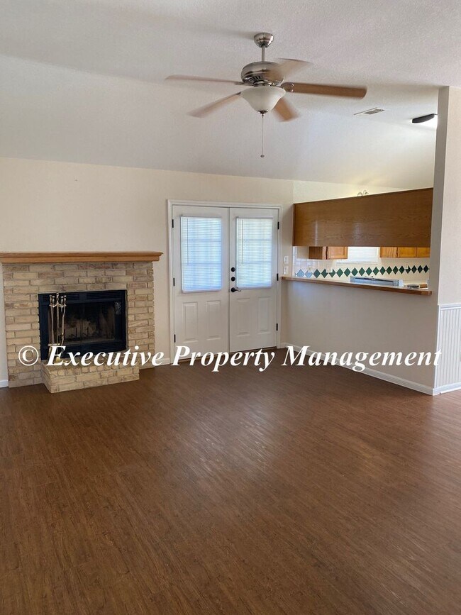 Photo - 917 Whirlaway Dr