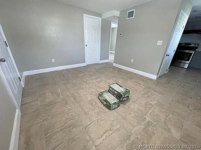 Photo - 2505 Ave L