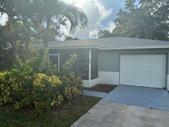 Building Photo - 590 Charlotta Ave SE