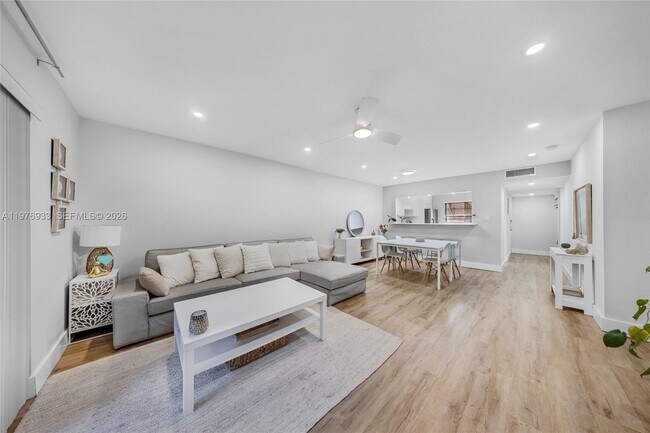 Photo - 130 S Cypress Rd Unit 612