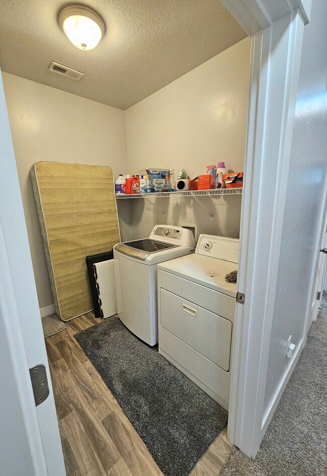 14648 McKellen Dr Unidad B303
