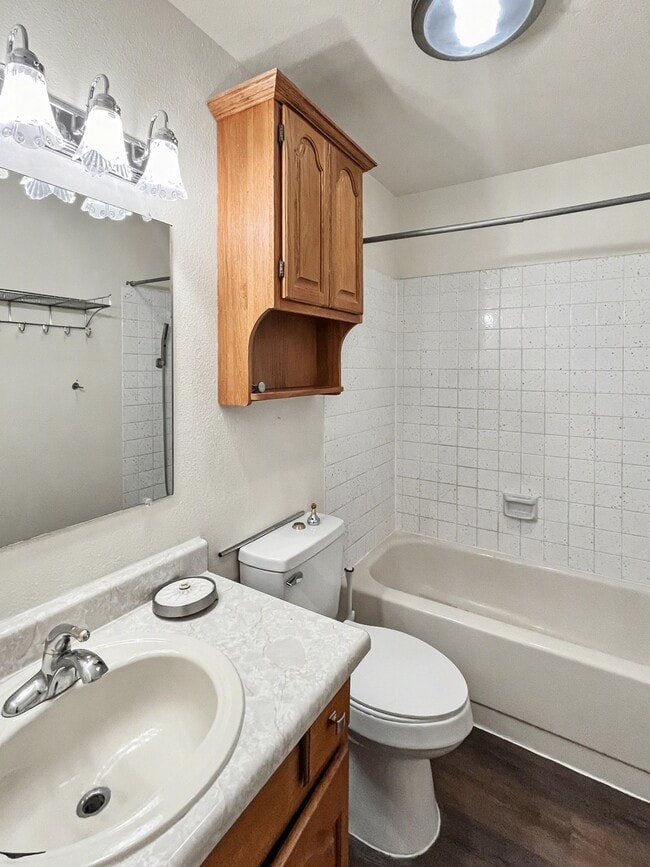 Photo - 355 Donna Dr