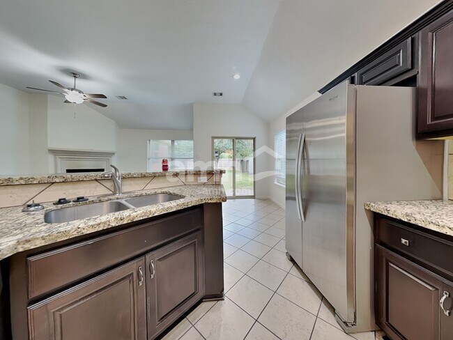 Photo - 232 Country Crossing Cir