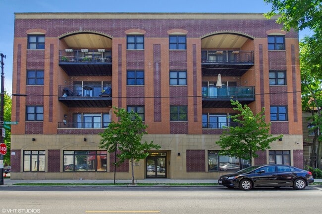 Building Photo - 3025 N California Ave Unit 1SW