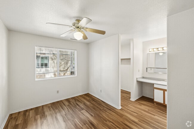 4BR, 4BA - 1,500SF - Second Bedroom - Wavertree Apartments