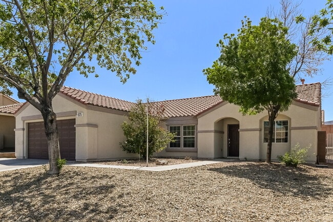 Photo - 1075 Silver Star St