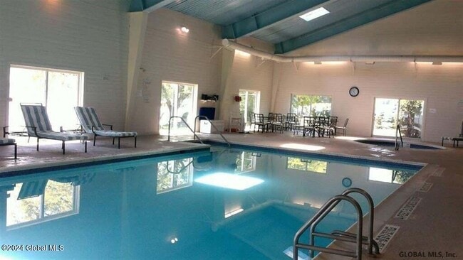 Photo - 158 Kaydeross Park Rd