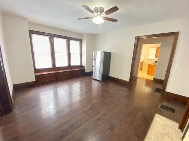Photo - Summit St 1932-1934 WPR Apartment Unit 1934