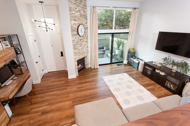 Photo - 4333 Redwood Ave