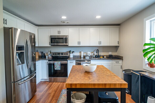 Photo - 480 Troy St Unit 3