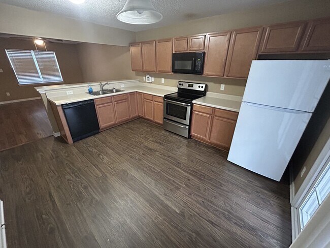 Photo - 2005 Banister Loop