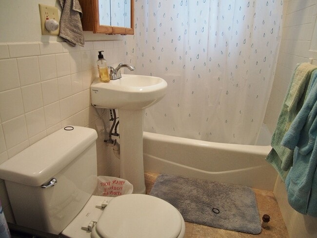Photo - BRIGHTON 4 BED/2 BATH AVAILABLE 9/1 ~ HT/HW INCLUDED, GREEN LINE ACCESS
