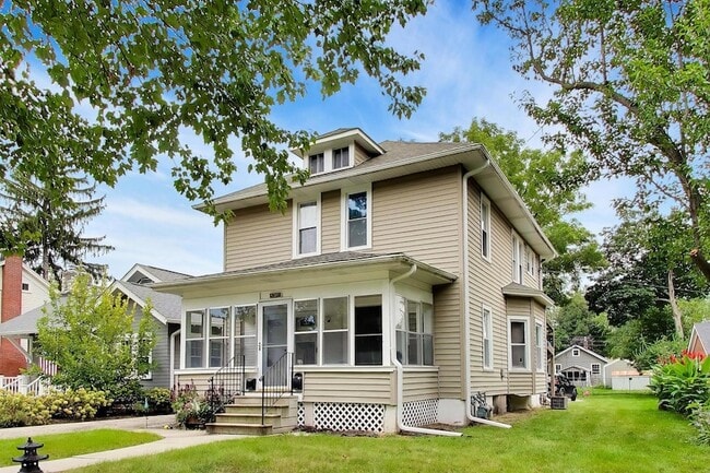 120 S Commonwealth Ave Unit 2