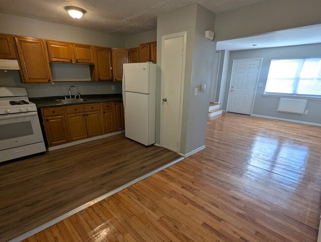 Photo - 215 Blake St