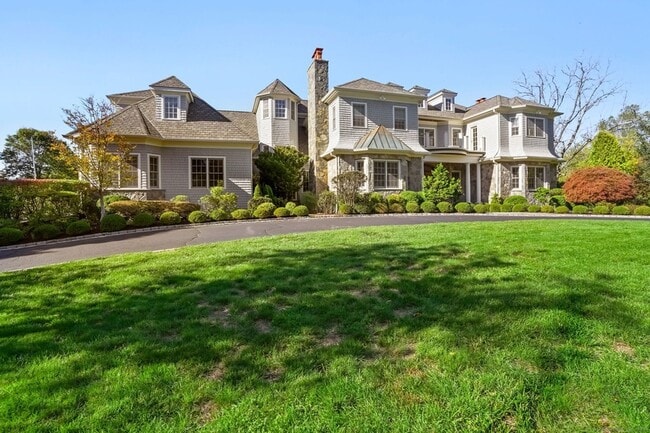 Photo - 355 Greens Farms Rd