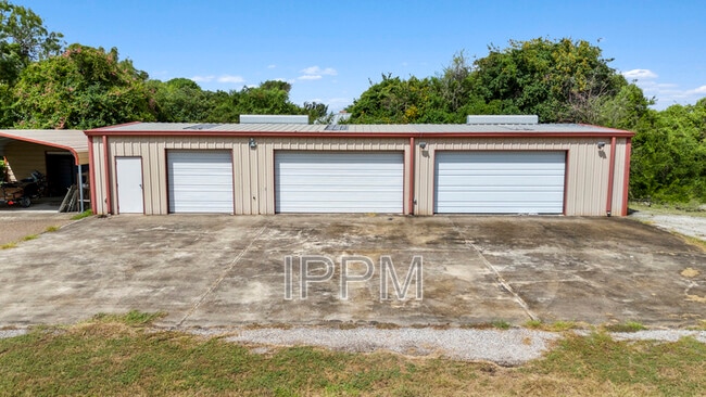 Photo - 16413 Wilson Rd