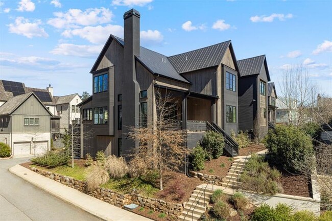 Building Photo - 304 Mado Ln