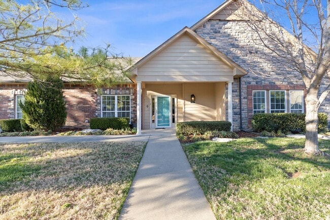 Luxury Living in a Gated Community - Luxury Living in a Gated Community House