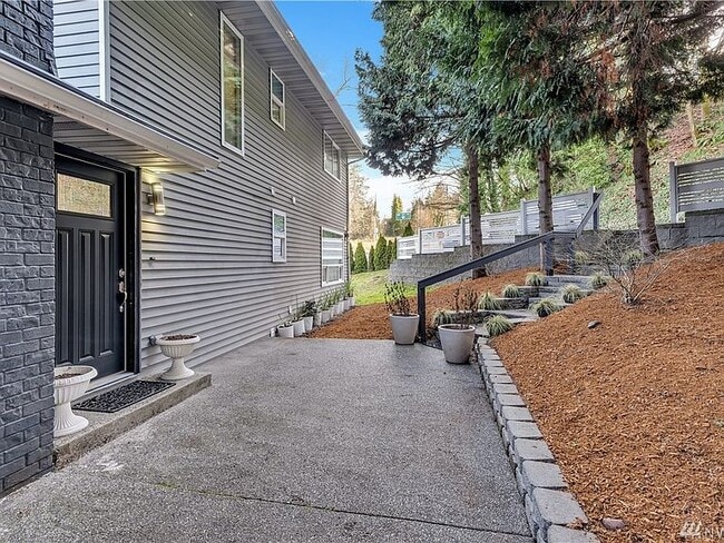 Photo - 9234 3rd Ave SW