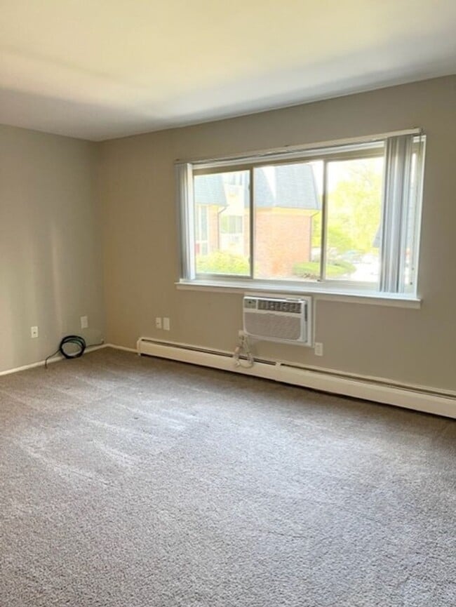 Building Photo - Charming 1 bedroom/1bath apartment near Do... Unit 841-102