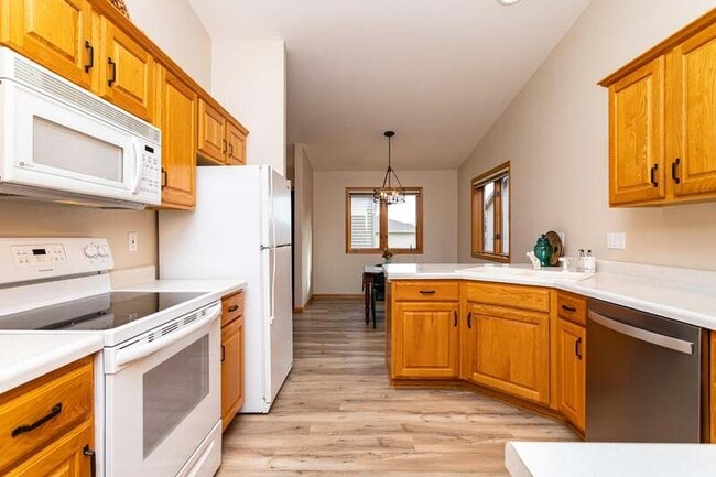 3309 Polaris Dr