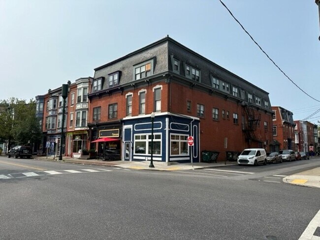 Building Photo - 275 Herr St Unit 13