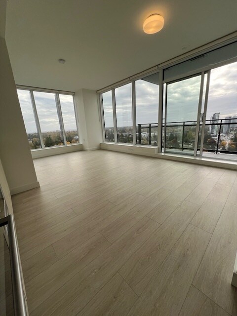 Photo - 13675-1107A 107A Ave