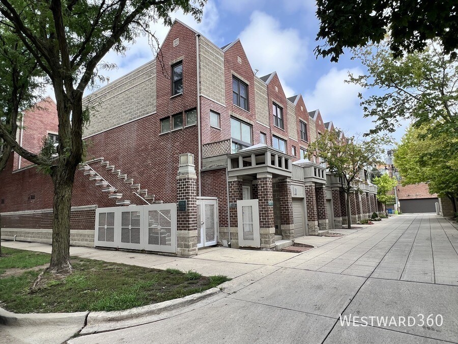 Photo - 2753 N Wayne Ave