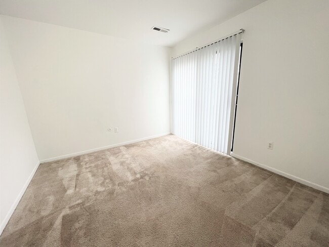 2BD, 1BA (VC) - Bedroom
