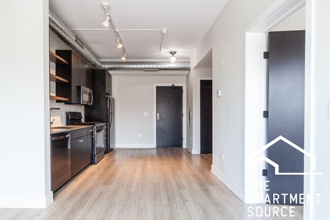 Photo - 931 W Belmont Ave Unidad 604