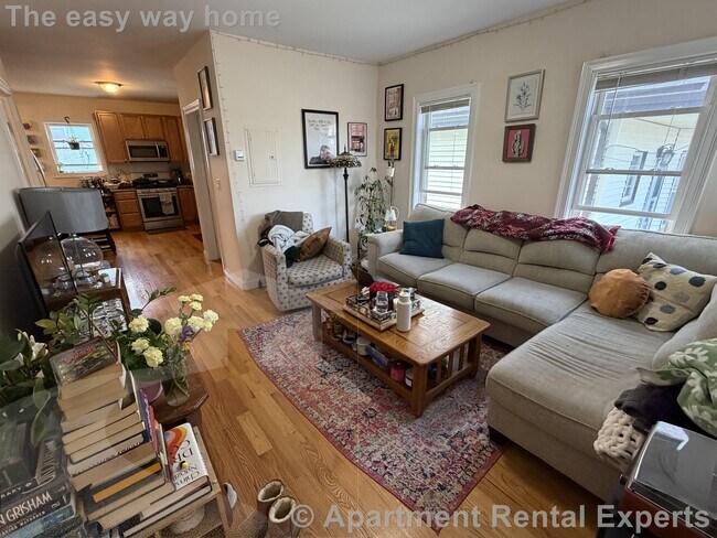 Photo - 537 Main St Unit #2