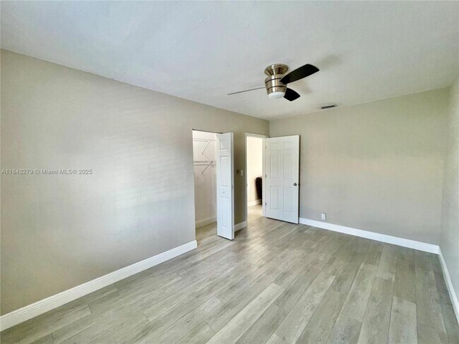 Photo - 3 bedroom in Hollywood FL 33020