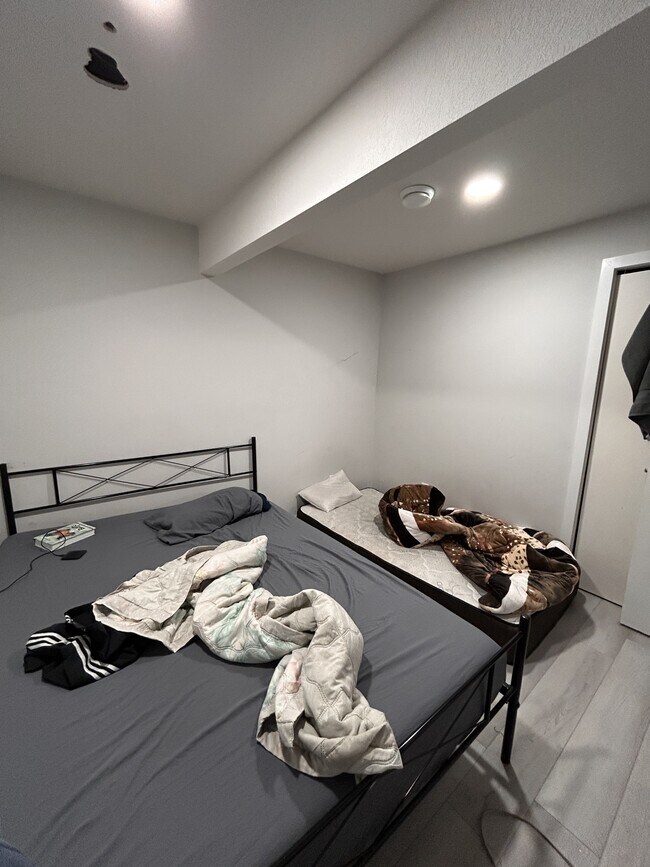 Photo - 1771-1728 28 St NW