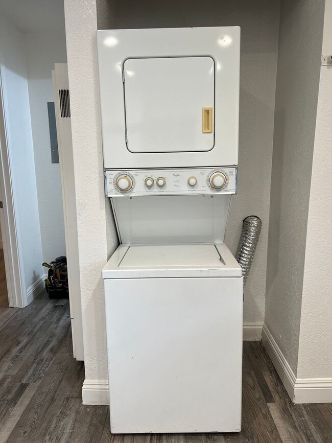 Photo - 1298 W Capitol Ave