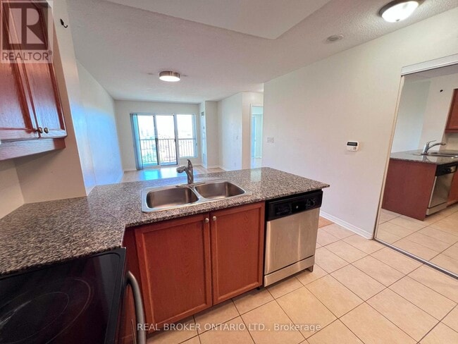 Photo - 185 Oneida Crescent Unit 1016