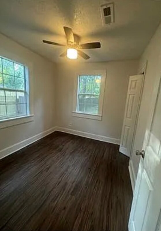 Photo - 2219 Locust St