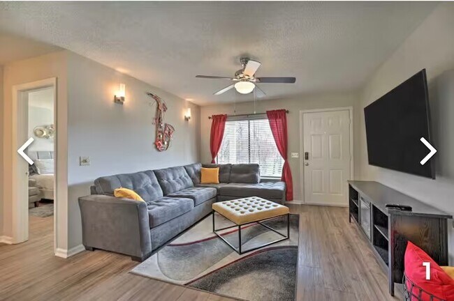 Photo - 328 Davidson St