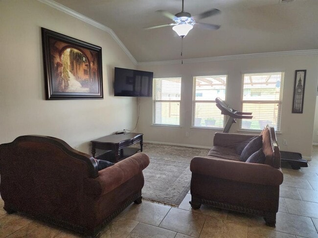 Photo - 300 Briar Park Dr