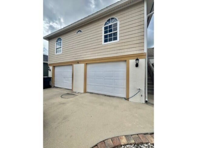 Photo - Available Now! 3 Bedroom, 2 Bath. Furnishe...