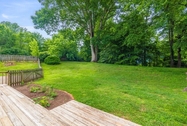 Photo - 4BR/ 3BA in West Hills + TWO 2-car garages, screened patio, fenced backyard