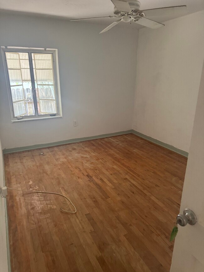 Photo - 12110 NE 11th Pl