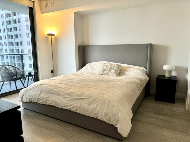 Photo - 45 SW 9th St Unit 3107