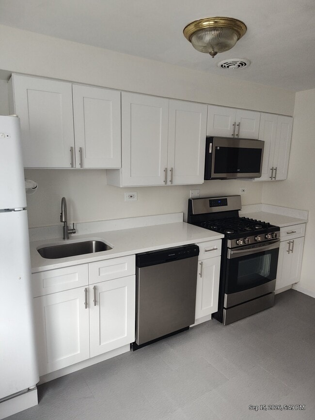 Photo - 1658 W Pratt Blvd Unit 3
